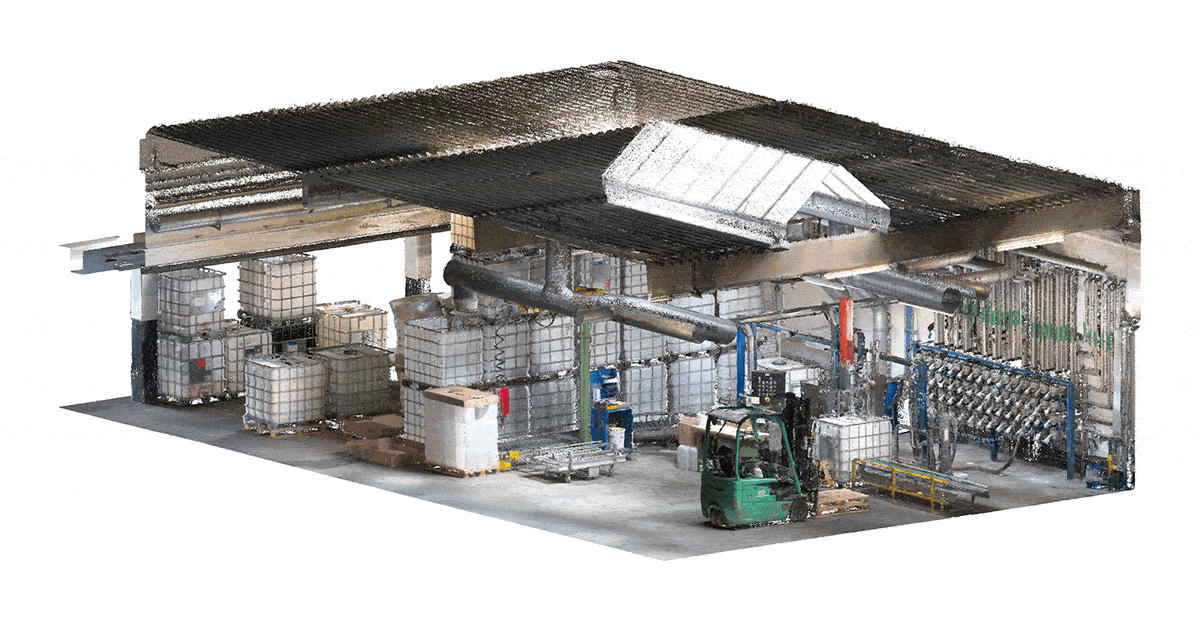 Animation: Ein 3D-Bestandsmodell einer Industriehalle entsteht aus einem Laserscan, mit Dach, Oberlicht, Rohrleitungen und Regalen
